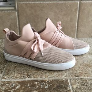 Steve Madden Lancer Sneakers nude pink 8.5